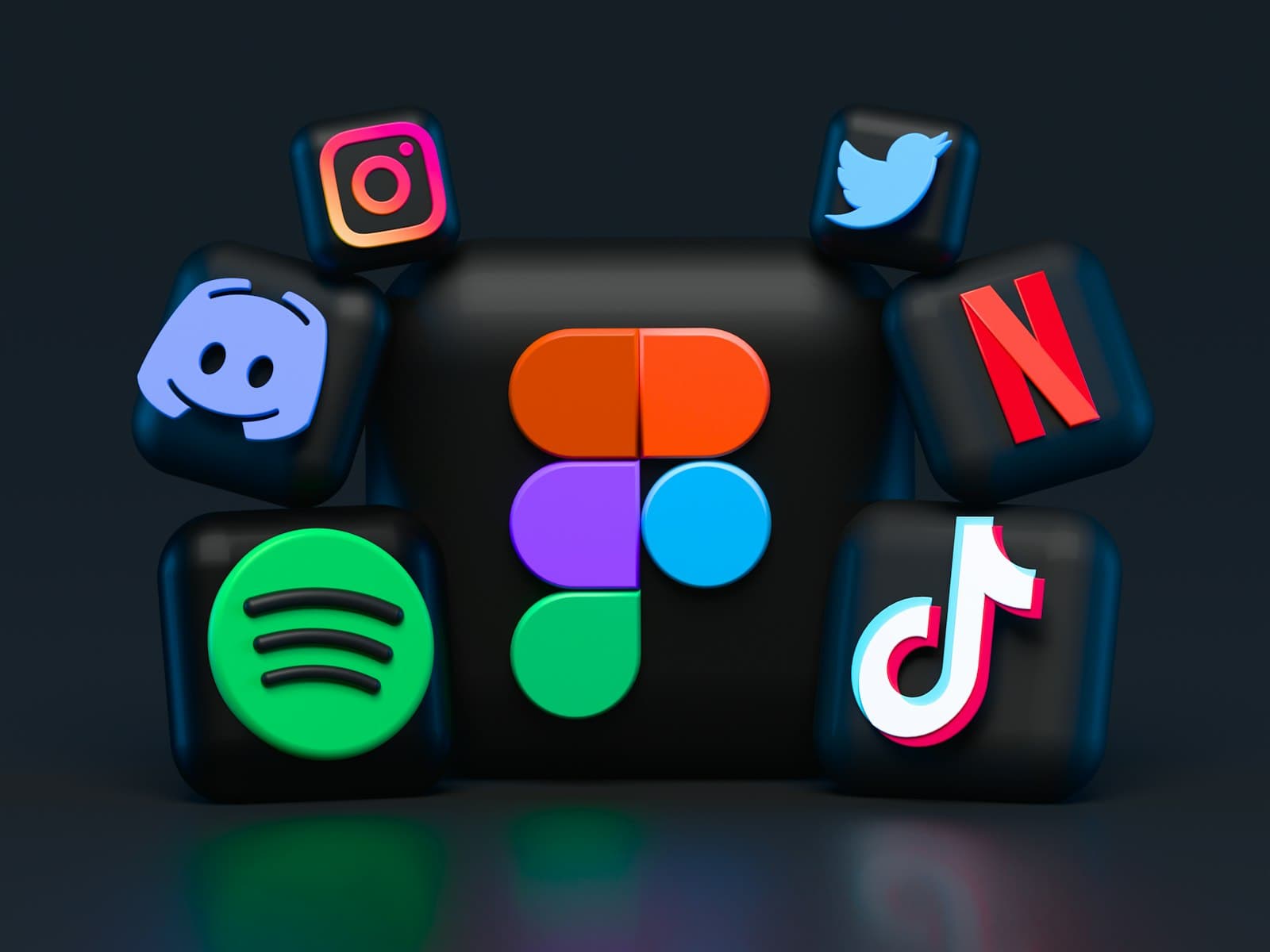 Meta ve TikTok Reklam Bütçeleri: KOBİ'ler için Stratejiler